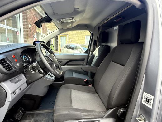 Opel Vivaro-e SOH 91.3%, L2H1 Edition 75 kWh Camera, App Connect, Cruise Controll ActivLease financial lease