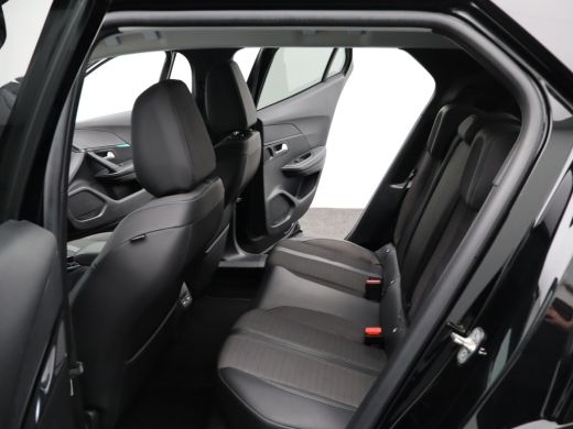 Peugeot 2008 1.2 PureTech 100 Allure Verwarmbare Voorstoelen | Camera | Parkeersensoren Voor en Achter | Cruis... ActivLease financial lease