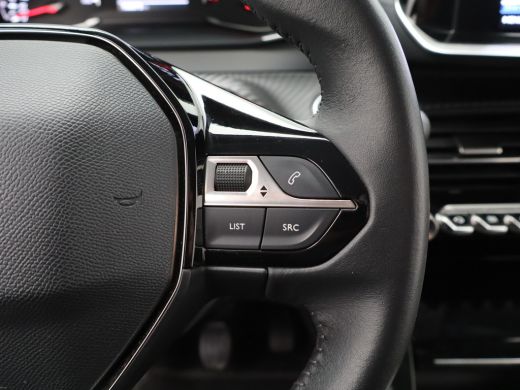 Peugeot 2008 1.2 PureTech 100 Allure Verwarmbare Voorstoelen | Camera | Parkeersensoren Voor en Achter | Cruis... ActivLease financial lease