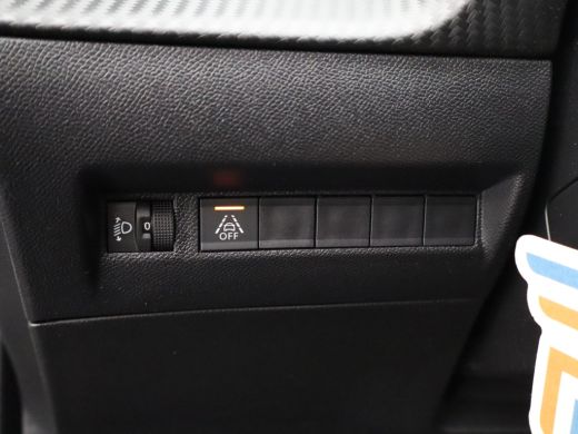 Peugeot 2008 1.2 PureTech 100 Allure Verwarmbare Voorstoelen | Camera | Parkeersensoren Voor en Achter | Cruis... ActivLease financial lease