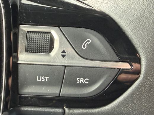 Peugeot 208 100pk Allure (Camera - LED - Navigatie - Apple Carplay - Automatische Airco - Parkeersensoren) ActivLease financial lease