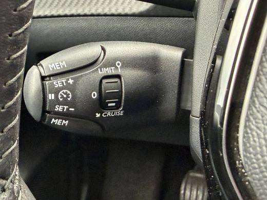 Peugeot 208 100pk Allure (Camera - LED - Navigatie - Apple Carplay - Automatische Airco - Parkeersensoren) ActivLease financial lease