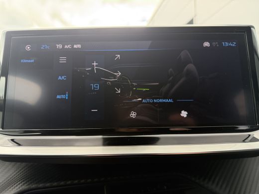 Peugeot 208 100pk Allure (Camera - LED - Navigatie - Apple Carplay - Automatische Airco - Parkeersensoren) ActivLease financial lease