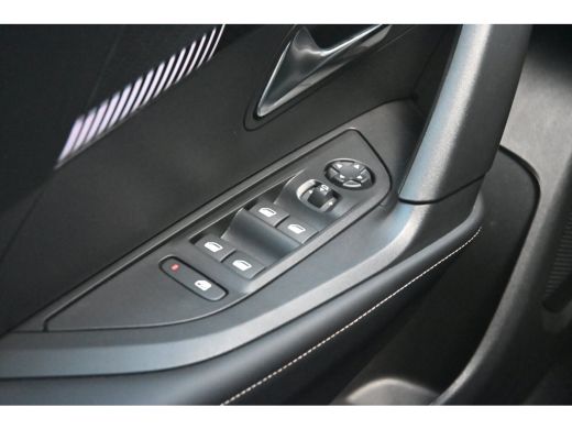 Peugeot e-2008 EV Allure Avantage 54 kWh 96% SOH! Tot 8 Jaar Garantie! | Navigatie | Achteruitrijcamera | Dodeho... ActivLease financial lease