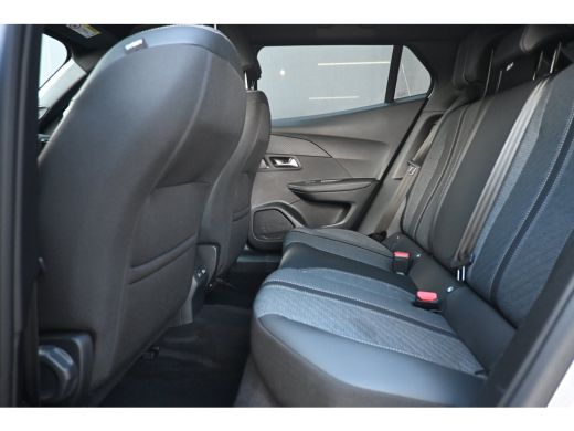 Peugeot e-2008 EV Allure Avantage 54 kWh 96% SOH! Tot 8 Jaar Garantie! | Navigatie | Achteruitrijcamera | Dodeho... ActivLease financial lease