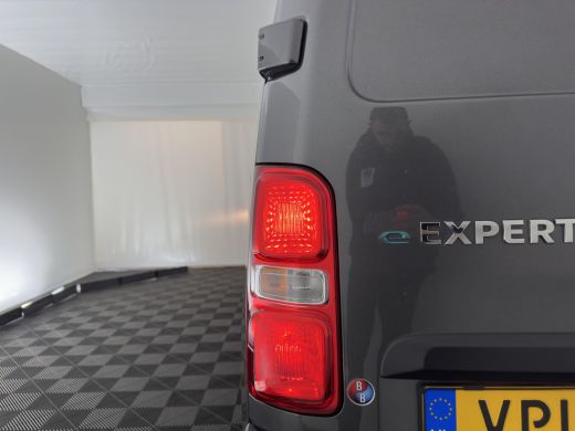 Peugeot e-Expert Standard Premium 75 kWh [3-Fase-11kW] {SoH-94%} Aut. *DIGI-COCKPIT | CARPLAY | CAMERA | AIRCO | C... ActivLease financial lease