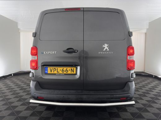 Peugeot e-Expert Standard Premium 75 kWh [3-Fase-11kW] {SoH-94%} Aut. *DIGI-COCKPIT | CARPLAY | CAMERA | AIRCO | C... ActivLease financial lease