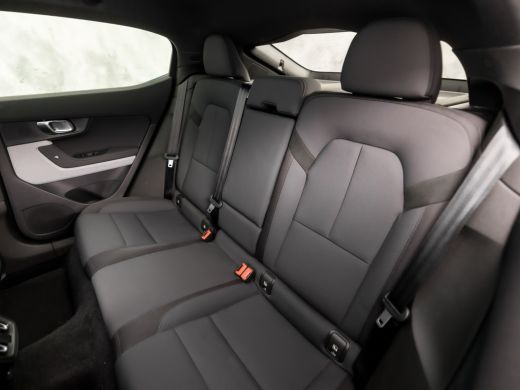 Polestar 2 Long Range Dual Motor Launch Edition 78kWh 408 Pk (PANORAMADAK, TREKHAAK WEGKLAPBAAR, HARMAN KARD... ActivLease financial lease