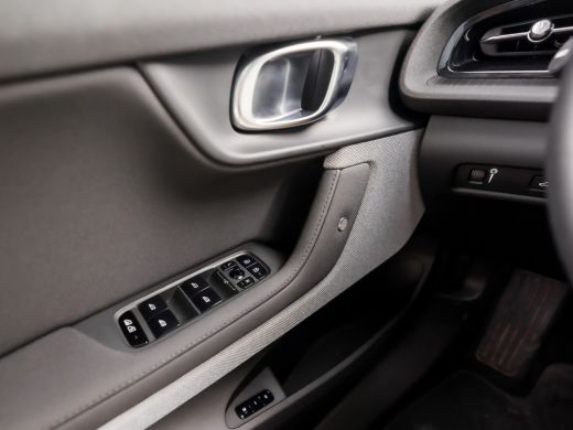 Polestar 2 Long Range Dual Motor Launch Edition 78kWh 408 Pk (PANORAMADAK, TREKHAAK WEGKLAPBAAR, HARMAN KARD... ActivLease financial lease