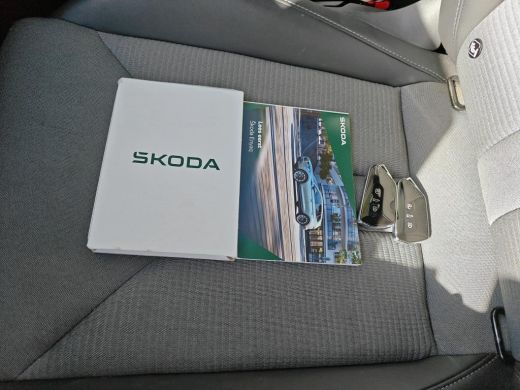 Skoda Enyaq iV 60 Selection NL-AUTO |SOH 93.7% |CAMERA | NAVI | LED| ActivLease financial lease