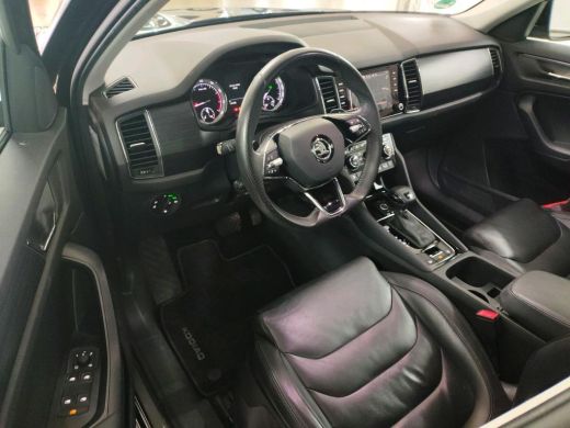 Skoda Kodiaq 1.5 TSI Business Edition NL-AUTO | PANODAK | TREKHAAK | 150 PK ActivLease financial lease