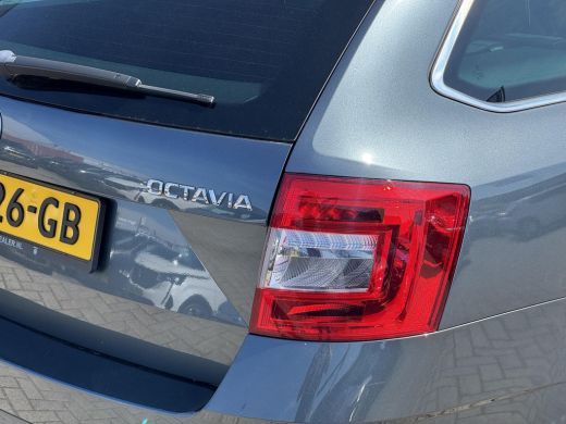 Skoda Octavia Combi 1.0 TSI Greentech Business Edition NL-AUTO | NAVI | ECC ActivLease financial lease