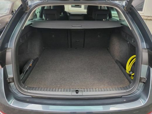 Skoda Octavia Combi 1.4 TSI iV PHEV Business Edition NL-AUTO | SFEER VERLICHTING | TREKHAAK ActivLease financial lease