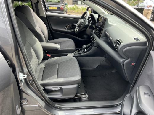 Toyota Yaris 1.5 Hybrid 115 Dynamic Comfort Pack ActivLease financial lease