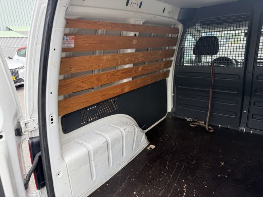 Volkswagen Caddy 2.0 TDI L1H1 Business (Trekhaak - Lichtmetalen velgen - Airco - Zijschuifdeur - Houten vloer - La... ActivLease financial lease