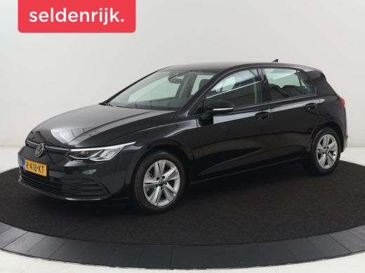 Volkswagen Golf 1.0 TSI Life | Carplay | Adaptive cruise | Navigatie | Parkeerhulp | Full LED | Climate control |... ActivLease financial lease