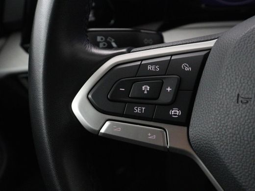 Volkswagen Golf 1.0 TSI Life | Carplay | Adaptive cruise | Navigatie | Parkeerhulp | Full LED | Climate control |... ActivLease financial lease