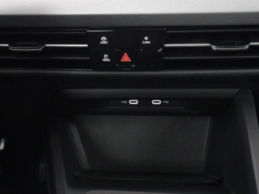 Volkswagen Golf 1.0 TSI Life | Carplay | Adaptive cruise | Navigatie | Parkeerhulp | Full LED | Climate control |... ActivLease financial lease