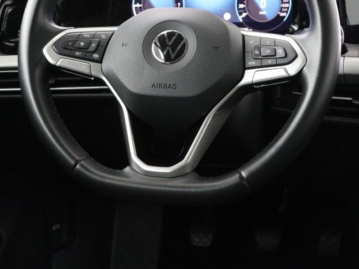 Volkswagen Golf 1.0 TSI Life | Carplay | Adaptive cruise | Navigatie | Parkeerhulp | Full LED | Climate control |... ActivLease financial lease
