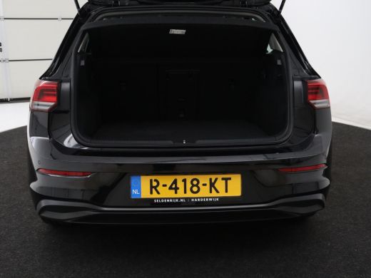 Volkswagen Golf 1.0 TSI Life | Carplay | Adaptive cruise | Navigatie | Parkeerhulp | Full LED | Climate control |... ActivLease financial lease
