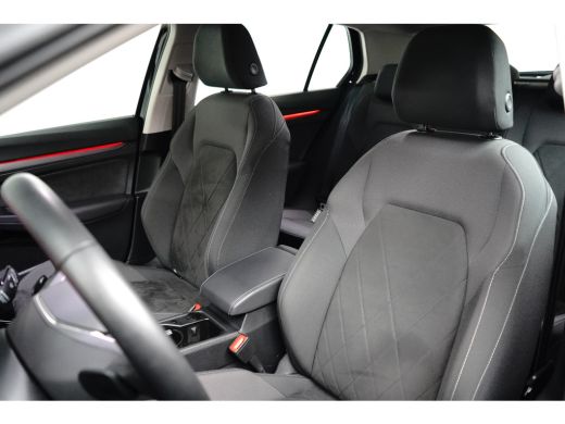 Volkswagen Golf 1.4 204PK eHybrid DSG-6 Style | NAVIGATIE | LED | ALCANTARA | APP CONNECT | CAMERA | 16 INCH ActivLease financial lease