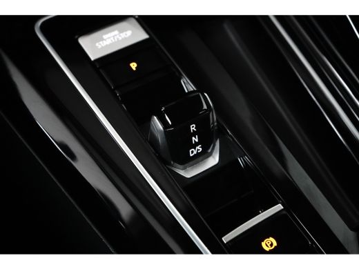 Volkswagen Golf 1.4 204PK eHybrid DSG-6 Style | NAVIGATIE | LED | ALCANTARA | APP CONNECT | CAMERA | 16 INCH ActivLease financial lease