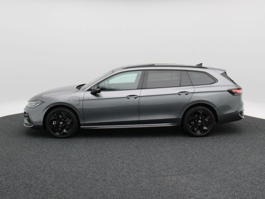 Volkswagen Passat Variant 1.5 eHybrid 272 Pk Automaat R-Line Business | Black Style | Head Up | Matrix LED | Panora... ActivLease financial lease