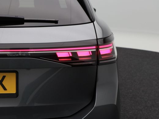 Volkswagen Passat Variant 1.5 eHybrid 272 Pk Automaat R-Line Business | Black Style | Head Up | Matrix LED | Panora... ActivLease financial lease