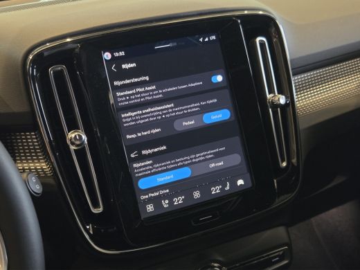 Volvo  EX40 Single Motor Ext. Range Ultra Black Edition 82 kWh | Panoramadak | Harman/Kardon | 360 Camera | M... ActivLease financial lease