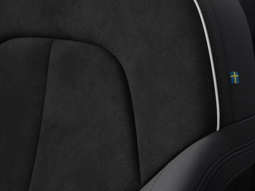 Volvo  EX40 Single Motor Ext. Range Ultra Black Edition 82 kWh | Panoramadak | Harman/Kardon | 360 Camera | M... ActivLease financial lease