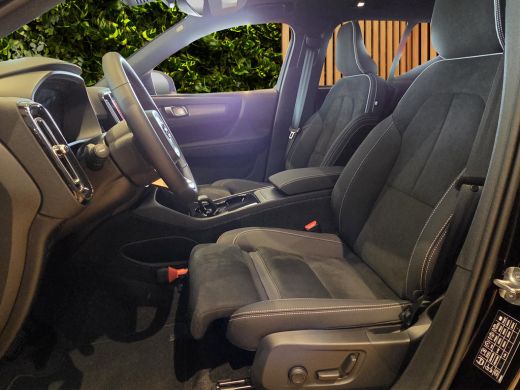 Volvo  EX40 Single Motor Ext. Range Ultra Black Edition 82 kWh | Panoramadak | Harman/Kardon | 360 Camera | M... ActivLease financial lease