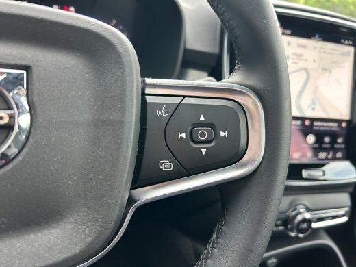 Volvo  XC40 2.0 B4 Plus Dark | Pano | 360 camera | Nubuck bekleding | 20" velg | Pixel-LED | Harman/Kardon | ... ActivLease financial lease