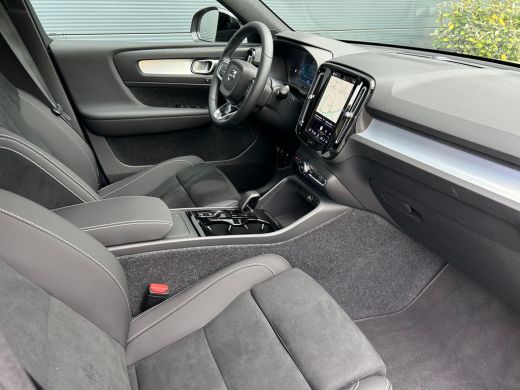 Volvo  XC40 2.0 B4 Plus Dark | Pano | 360 camera | Nubuck bekleding | 20" velg | Pixel-LED | Harman/Kardon | ... ActivLease financial lease