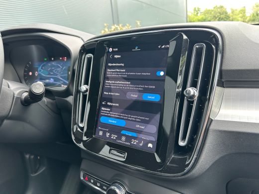 Volvo  XC40 2.0 B4 Plus Dark | Pano | 360 camera | Nubuck bekleding | 20" velg | Pixel-LED | Harman/Kardon | ... ActivLease financial lease