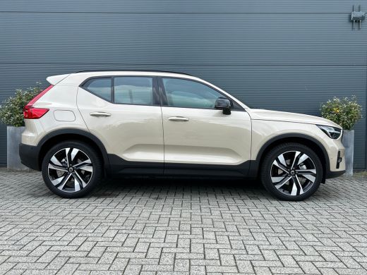 Volvo  XC40 2.0 B4 Plus Dark | Pano | 360 camera | Nubuck bekleding | 20" velg | Pixel-LED | Harman/Kardon | ... ActivLease financial lease