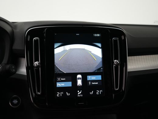 Volvo  XC40 T4 Recharge Plus Dark | Harman/Kardon | Elek Stoel | Keyless | Trekhaak | Stoel- & Stuurverwarmin... ActivLease financial lease