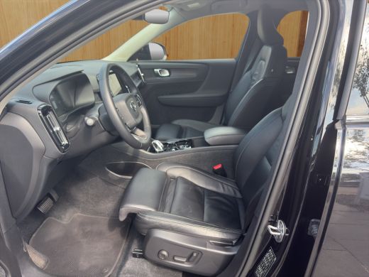 Volvo  XC40 Ultimate T4 | Stoelverwarming | Keyless start \ entry | Camera | Lederen bekleding | Elektrische ... ActivLease financial lease