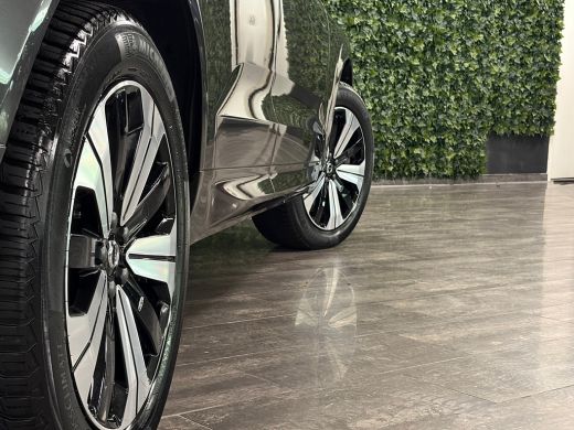 Volvo  XC60 T6 AWD Recharge Plus Dark | Harman Kardon | All Season banden | Adaptieve Cruise Control | Stoelv... ActivLease financial lease