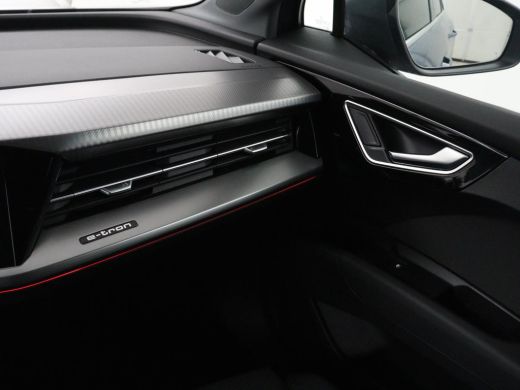 Audi Q4 e-tron 35 Launch edition Advanced 55 kWh | SOH 91% | Carplay | Stoelverwarming| Matrix LED | DAB | Cruis... ActivLease financial lease