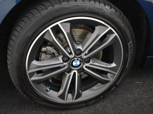 BMW 1 Serie 118i AUTO | Camera | Stoelverwarming l Cruise control | Navigatie | 17" LMV l Digital Dash l Full... ActivLease financial lease