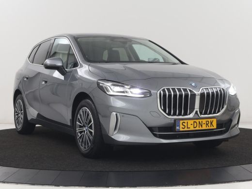 BMW 2 Serie Active Tourer 225e xDrive Luxury Line | SOH 95,1% | Trekhaak | Leder | Full LED | Head Up| Keyles... ActivLease financial lease