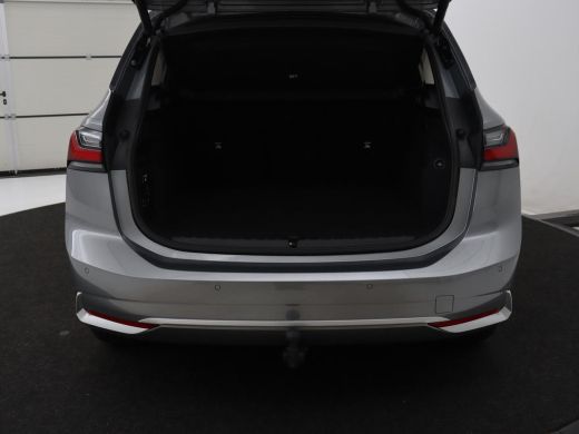 BMW 2 Serie Active Tourer 225e xDrive Luxury Line | SOH 95,1% | Trekhaak | Leder | Full LED | Head Up| Keyles... ActivLease financial lease