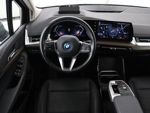 BMW 2 Serie Active Tourer 225e xDrive Luxury Line | SOH 95,1% | Trekhaak | Leder | Full LED | Head Up| Keyles... ActivLease financial lease