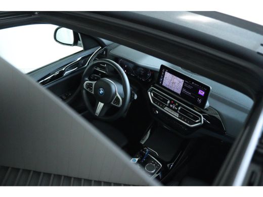 BMW iX3 Executive 80 kWh M-Sport "OP AFSPRAAK" | Adapt. Cruise | Schuifdak | Camera | Memory | Navi | Car... ActivLease financial lease