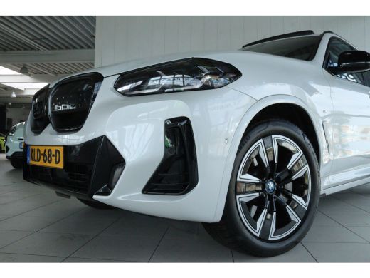 BMW iX3 Executive 80 kWh M-Sport "OP AFSPRAAK" | Adapt. Cruise | Schuifdak | Camera | Memory | Navi | Car... ActivLease financial lease