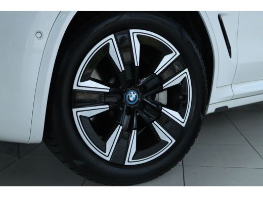 BMW iX3 Executive 80 kWh M-Sport "OP AFSPRAAK" | Adapt. Cruise | Schuifdak | Camera | Memory | Navi | Car... ActivLease financial lease