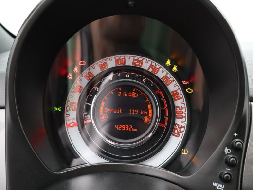 Fiat 500 1.0 Hybrid Club Cruise Control | Climate Control | Apple Carplay/Android Auto | Parkeersenoren ActivLease financial lease