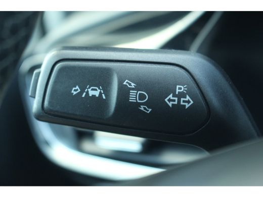 Ford Fiesta 1.0 Titanium | Climate & Cruise C. | Trekhaak | Navigatie | Park Assist | 16" LMV | Climate & Cru... ActivLease financial lease