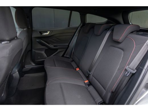Ford Focus 1.0 EcoBoost Hybrid ST | Nieuw model | Full LED | Winter-pack | Privacy-glass | Apple carplay / A... ActivLease financial lease