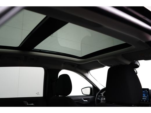 Ford Kuga 2.5 PHEV 243pk Active | Elekt. Trekhaak | Pano | LED Matrix | Technology Pack | All season | ActivLease financial lease